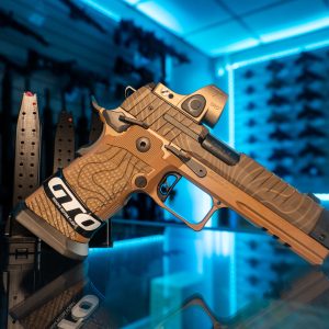Sig Sauer P211 GTO Combat Coyote Topo 9mm with Trijicon SRO, left angle