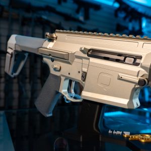 Q Boombox 8.6 Blackout receiver detail